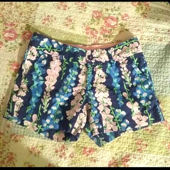 LILLY PULITZER CALLAHAN NAVY FOXGLOVE FLORAL SHORTS - Picture 3 of 7